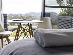 Interior - Hanging Rock Views, King Suite in luxury B&B (Woodend)