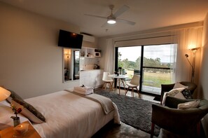 1 bedroom, desk, iron/ironing board, free WiFi