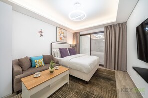 Estudio Deluxe | Cortinas blackout, tabla de planchar con plancha y wifi gratis 