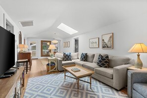 テレビ、暖炉、Netflix、ストリーミングサービス