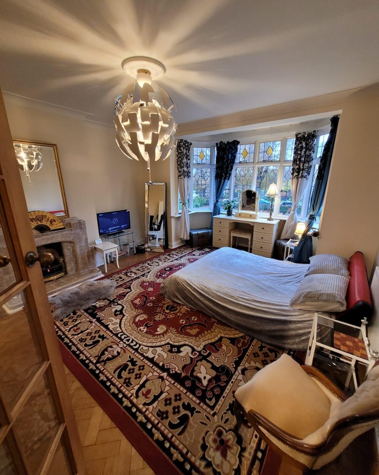 1 dormitorio, tabla de planchar con plancha, wifi y ropa de cama