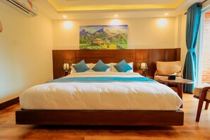 Luxury Double Room | Egyptian cotton sheets, premium bedding, pillowtop beds, minibar