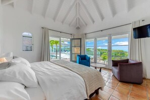 5 chambres, fer et planche à repasser, Wi-Fi, draps fournis