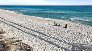 Unclassified image, 5 of 33, button - Sandpiper Cove #9215 by Destin Getaways (Destin)