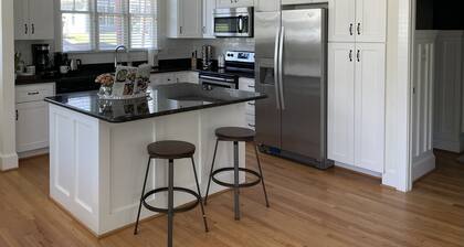 Luxurious Downtown Home with 4 King Beds, 3min to downtown, 5min to Duke