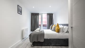 Apartment, 2 Queen Beds | 2 bedrooms, free WiFi, bed sheets