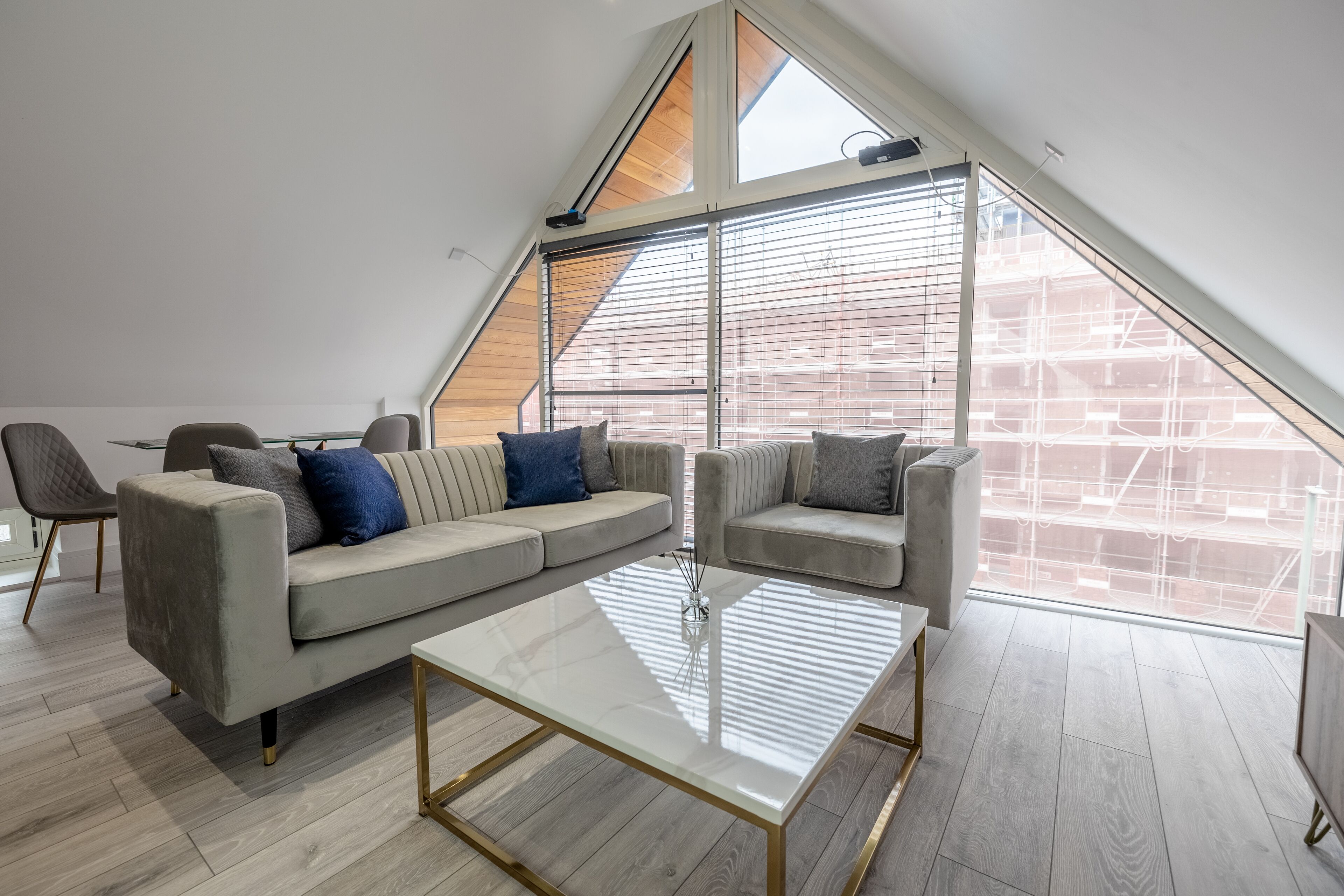 อพาร์ทเมนท์, เตียงควีนไซส์ 2 เตียง | ห้องนั่งเล่น