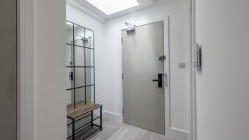 Apartment, 2 Queen Beds | 2 bedrooms, free WiFi, bed sheets