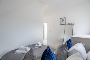 Huoneisto, 2 keskisuurta parisänkyä | 2 makuuhuonetta, ilmainen Wi-Fi, vuodevaatteet