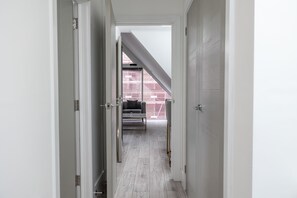 Apartment, 2 Queen Beds | 2 bedrooms, free WiFi, bed sheets - Impeccable 2-bed Apartment in Camberley (Camberley)