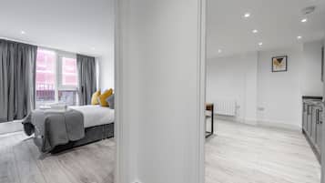 Apartment, 2 Queen Beds | 2 bedrooms, free WiFi, bed sheets