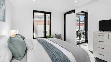 2 slaapkamers, een bureau, een strijkplank/strijkijzer, gratis wifi