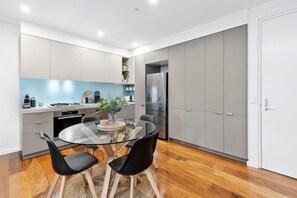 Fridge, microwave, oven, stovetop - Pier Point 404- Luxe on Geelong Waterfront, 2 BDRM (Geelong)