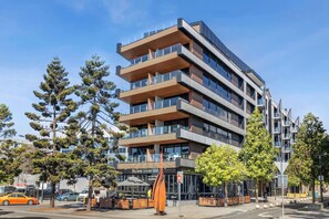 Exterior - Pier Point 404- Luxe on Geelong Waterfront, 2 BDRM (Geelong)