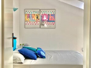 1 bedroom, free WiFi, bed sheets