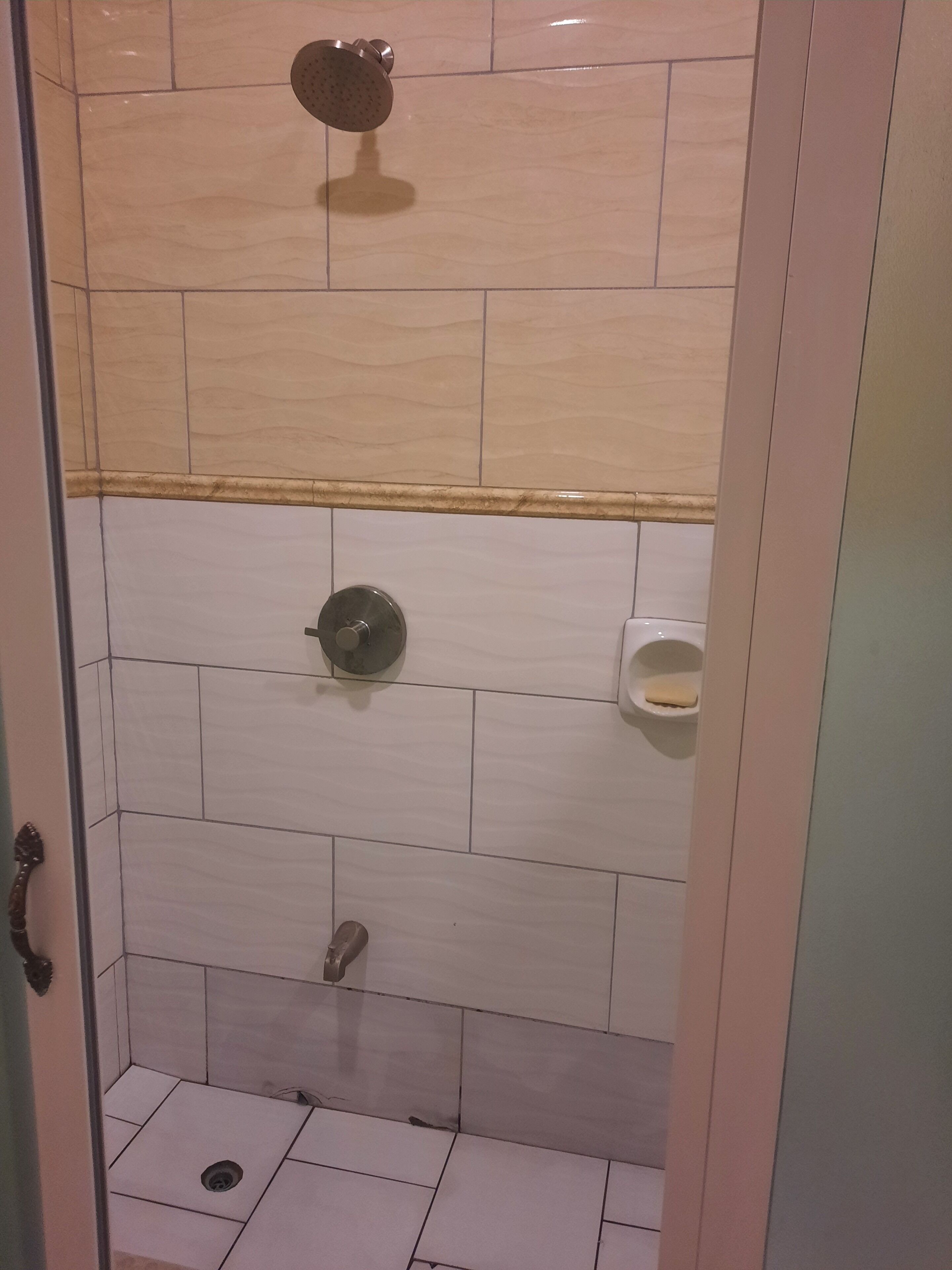 Dusche, Bidet, Handtücher, Seife