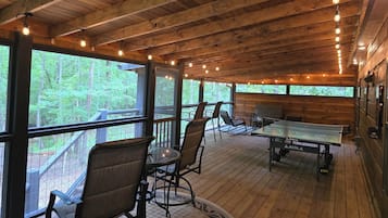 Signature Cabin, 1 King Bed, Kitchen | Terrace/patio