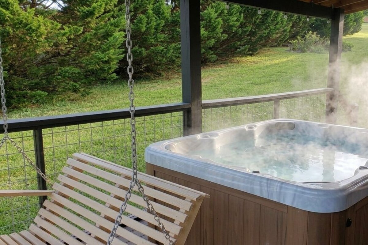 Cabin 13, 1 Bedroom King, Hot Tub, Pool View | Terrasse/patio