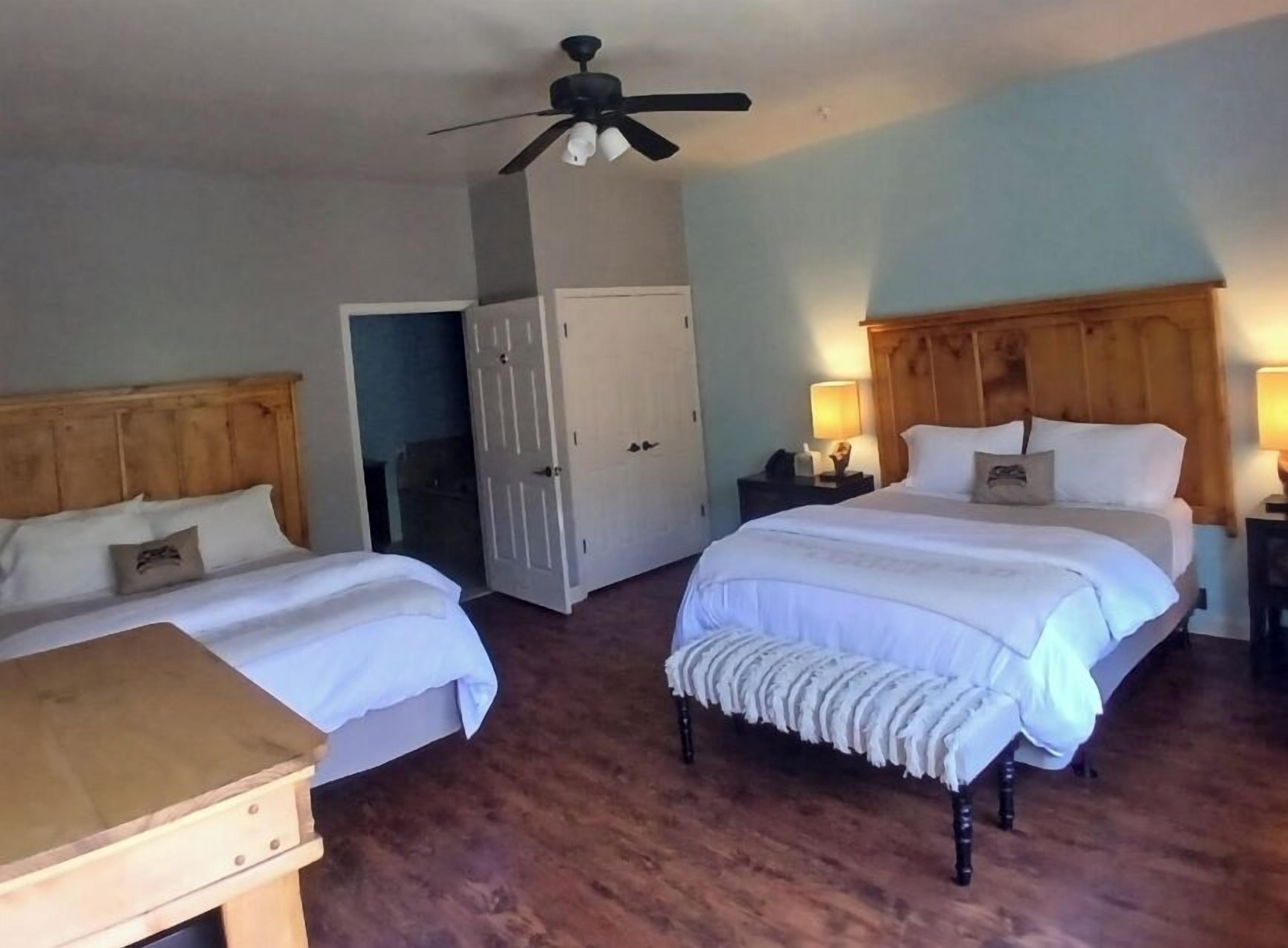 Family Room, 2 Queen Beds, Non Smoking, Creek View | Individually decorated, individually furnished, free WiFi, bed sheets