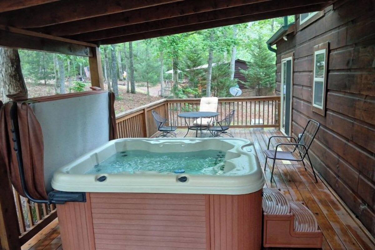 Cabin 58, Woodland View, 1 Bedroom and Hot Tub | Wi-fi (inkludert) og sengetøy