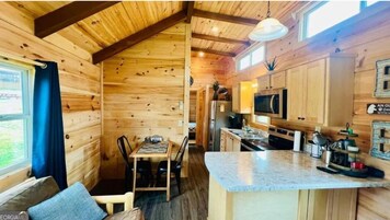 Cabin 9, 1 Bedroom, Queen | Private kitchen | Microwave, oven, stovetop, coffee/tea maker