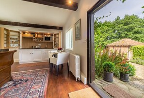 صورة غير مصنفة، 3 من 25، زرّ