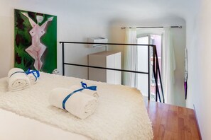 1 habitación, tabla de planchar con plancha, wifi y ropa de cama