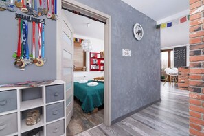 1 bedroom, desk, iron/ironing board, WiFi