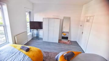 4 bedrooms, free WiFi, bed sheets