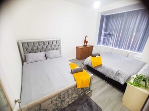 House | 4 bedrooms, free WiFi, bed sheets