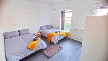 4 bedrooms, free WiFi, bed sheets