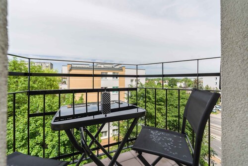 Sunny Apartment in Jeżyce | Balcony and Private Parking