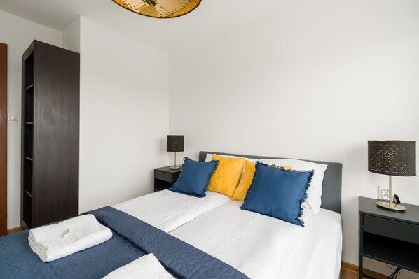 1 habitación, tabla de planchar con plancha, wifi y ropa de cama 