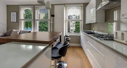 Spacious 2 Bed Flat Near High Street Kensington