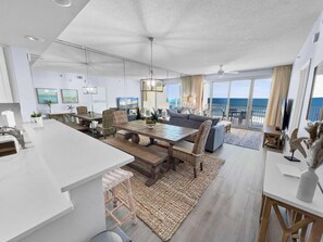 Appartement, 2 slaapkamers | Dineren op de kamer