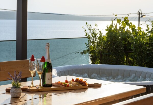 Apartment (Superior One Bedroom Apartment with T) | Terrace/patio - Rina Apartments (Karlobag)