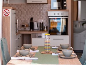 Apartment (Superior One Bedroom Apartment with T) | Private kitchen