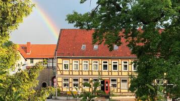 Einzelzimmer, Gemeinschaftsbad, Parkblick (Low Budget Armer Poet) | Außenbereich