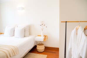 2 chambres, chambres insonorisées, fer et planche à repasser