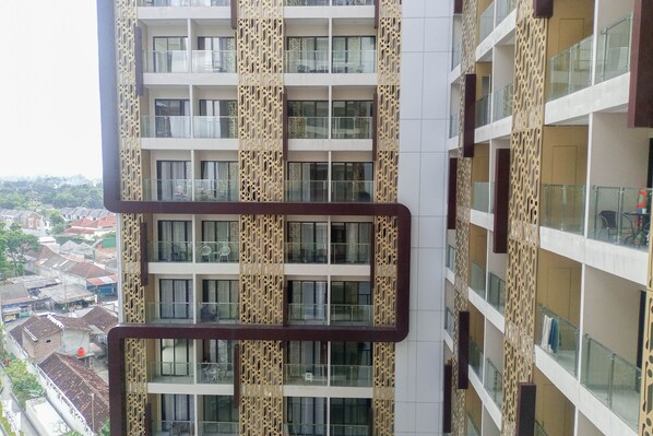 Exterior - Nice Studio At Patraland Amarta Apartment (Ngaglik)