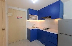 TV - Comfort And Warm Studio Room At Amethyst Kemayoran Apartment (Jakarta)