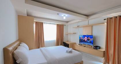 Nice And Comfy Studio At Amethyst Apartment