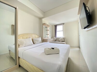 Homey Furnished 2Br Apartment At Parahyangan Residence