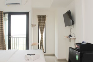 Apartment | 1 bedroom, individually decorated, individually furnished, free WiFi - Fancy And Nice Studio Apartment At Sayana Bekasi (Bekasi)