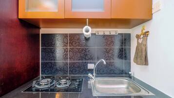 Apartamento standard | Cozinha privada | Geladeira, micro-ondas, cooktop, panela elétrica de arroz