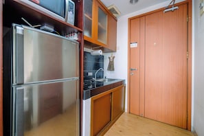 Appartement Standard | Cuisine privée | Réfrigérateur, micro-ondes, plaque de cuisson, cuiseur de riz