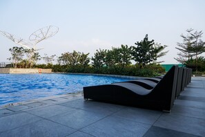 Pool - Nice And Comfy Studio West Vista Apartment (Jakarta)