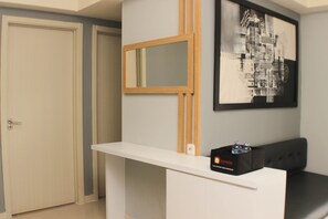 TV - Comfort Living 2Br Apartment At Meikarta (Cikarang)