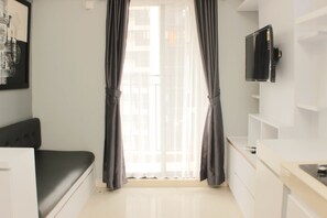 TV - Comfort Living 2Br Apartment At Meikarta (Cikarang)