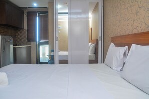 1 bedroom, individually decorated, individually furnished, free WiFi - Comfort Studio Room At Kebagusan City Apartment (Jakarta)